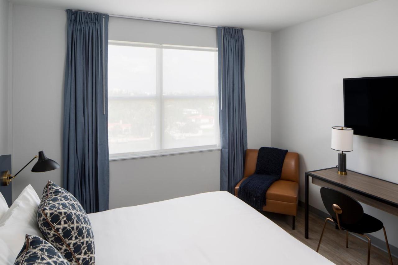 Deluxe King  at Hotel Rendale Miami Beach