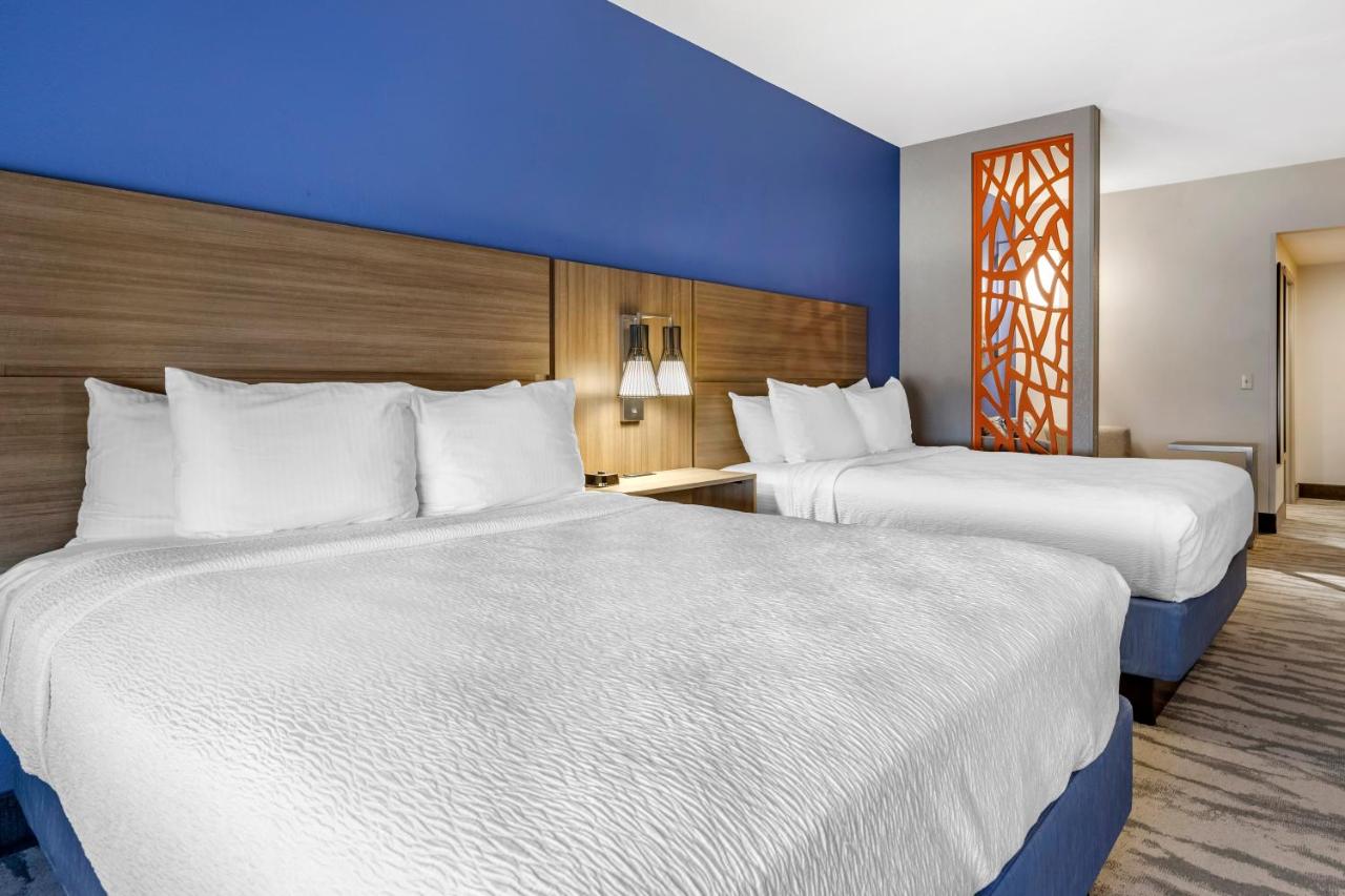 Queen Room with Two Queen Beds - Non-Smoking at Best Western Plus Castlerock Inn & Suites