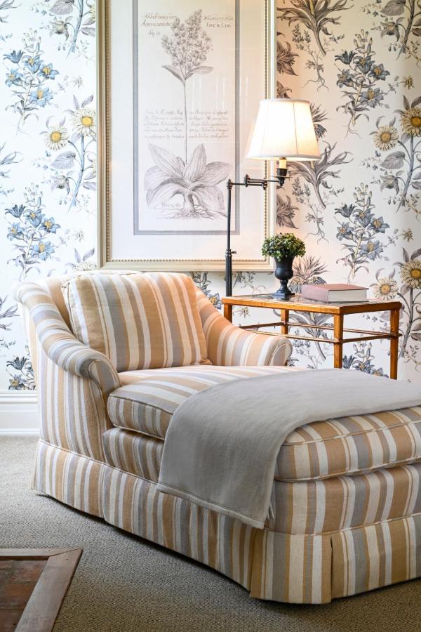  | Inns of Aurora