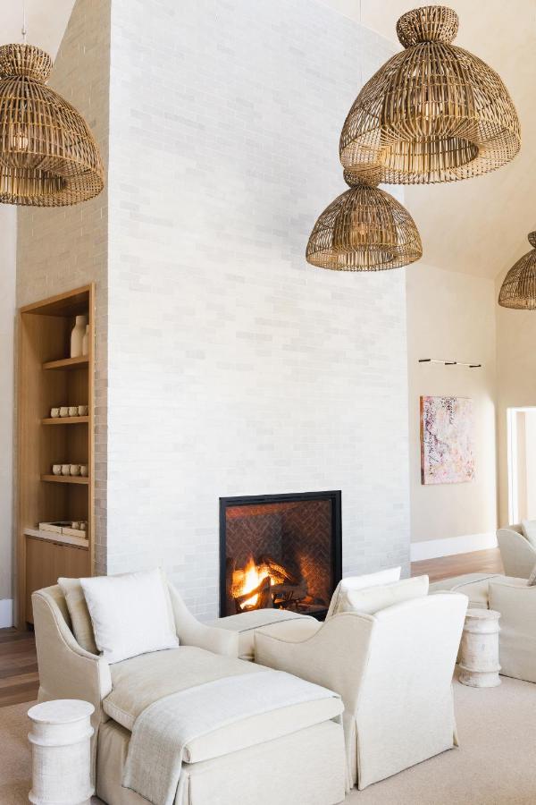 | Inns of Aurora