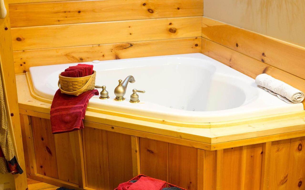  | Blessing Lodge by Amish Country Lodging