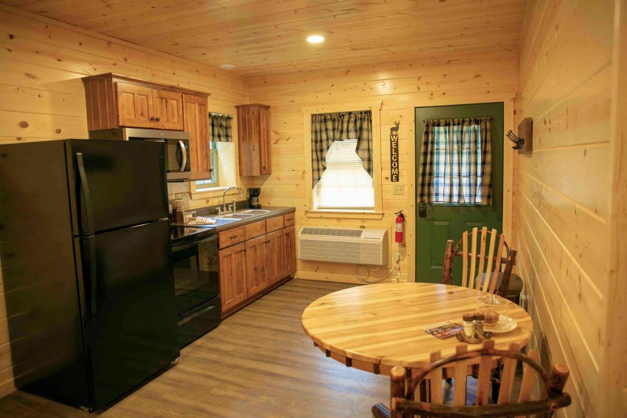  | Blessing Lodge by Amish Country Lodging