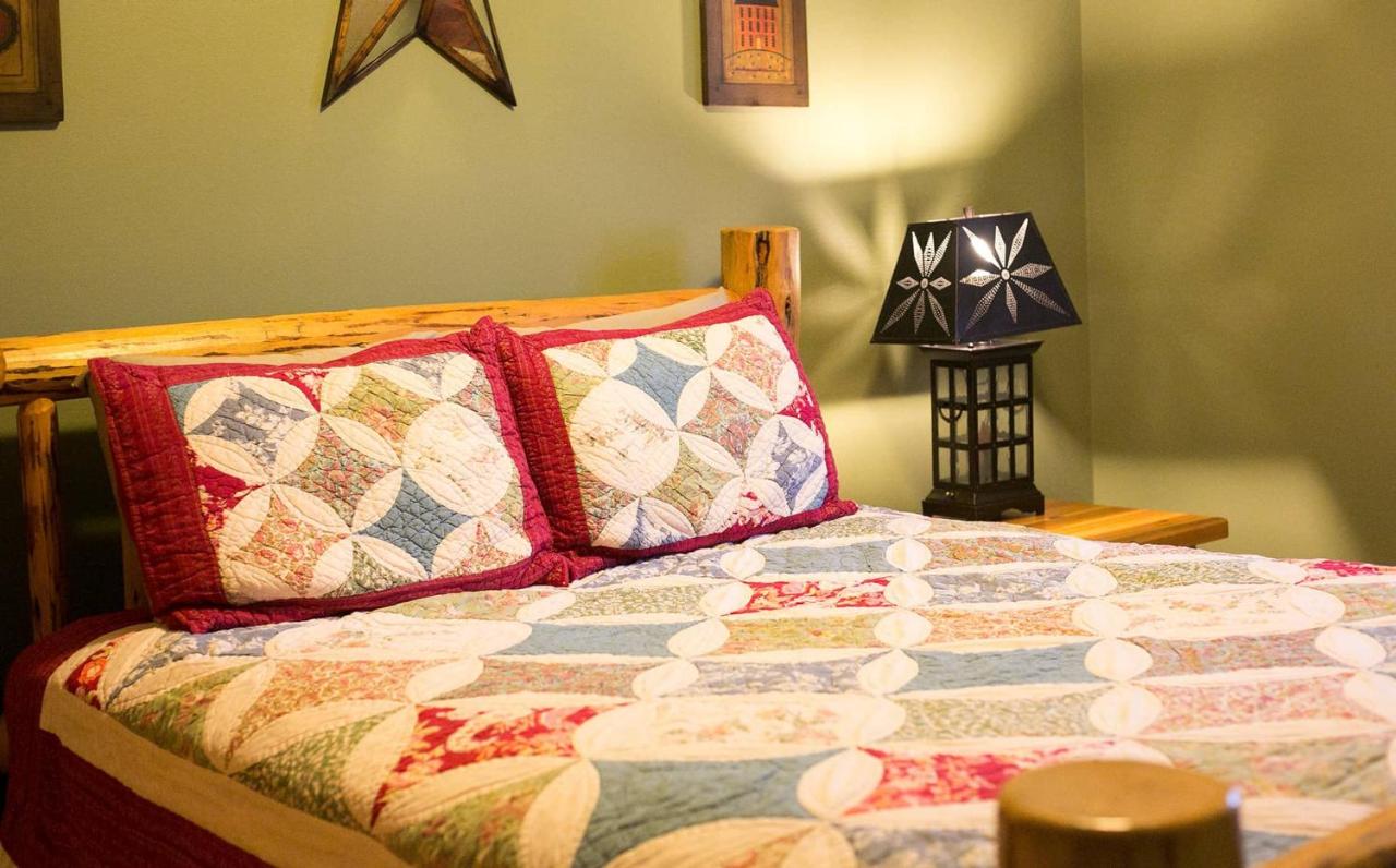  | Blessing Lodge by Amish Country Lodging