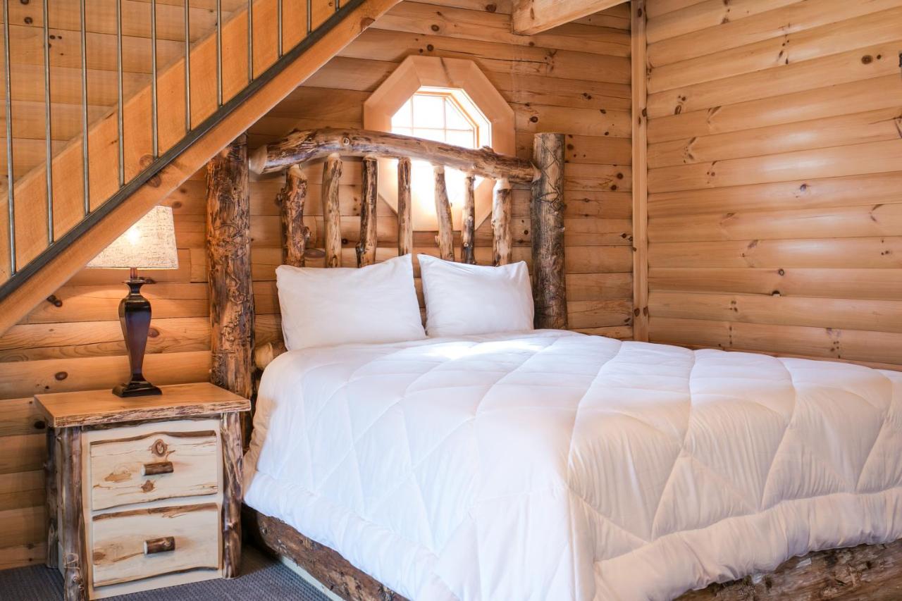 | Coblentz Country Lodge by Amish Country Lodging