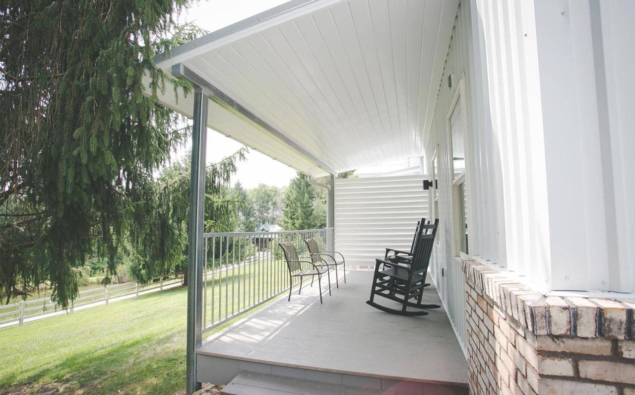 | Farmhouse Suites by Amish Country Lodging