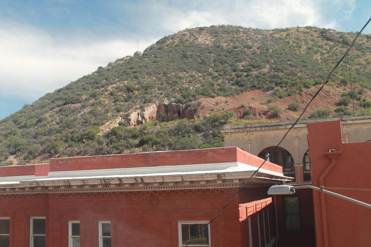| Canyon Rose Suites