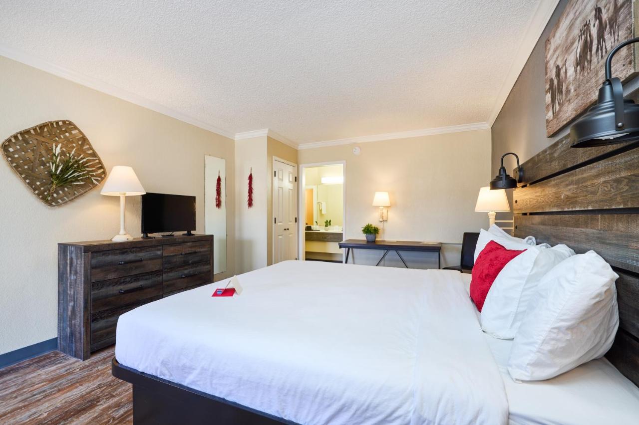 | San Mateo Inn
