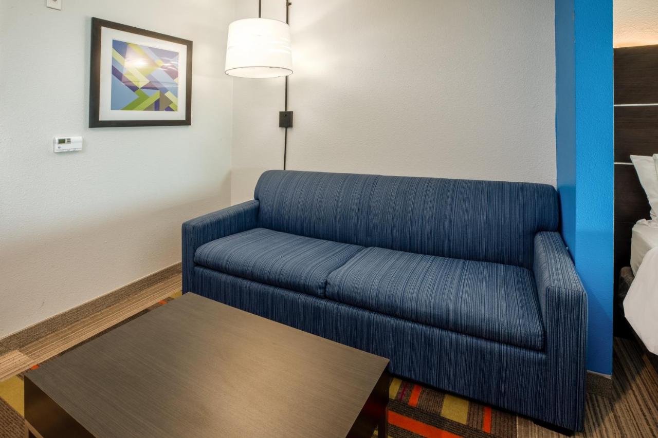  | Holiday Inn Express Hotel & Suites Rockport