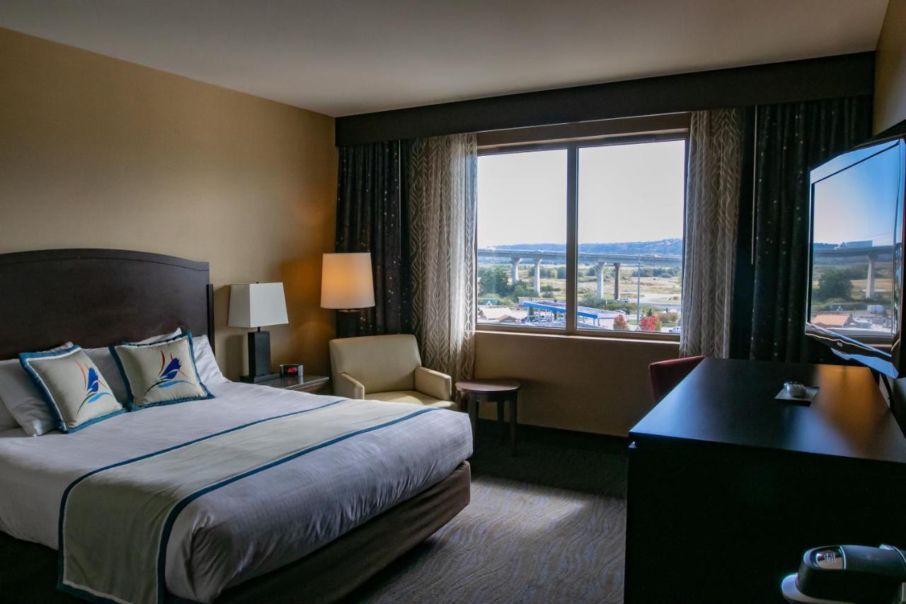 Standard King Room at Swinomish Casino & Lodge