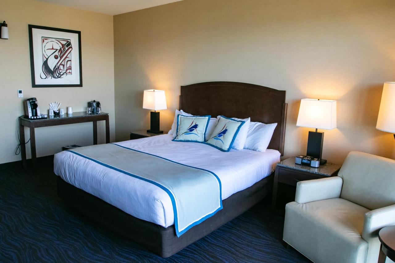 Deluxe King Room at Swinomish Casino & Lodge