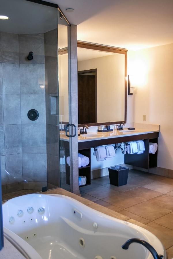 Suite at Swinomish Casino & Lodge