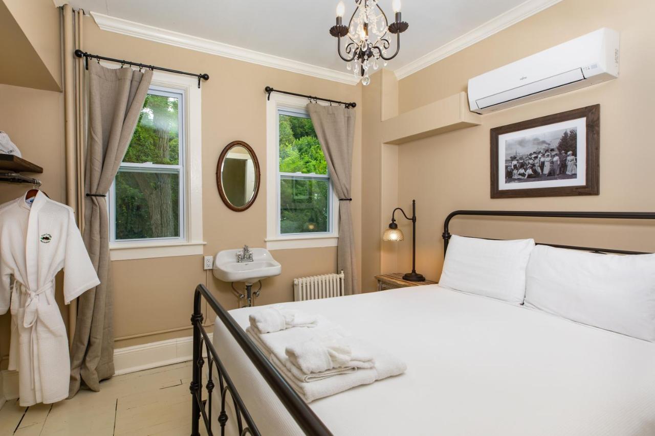  | Pine Cottage Bed & Breakfast