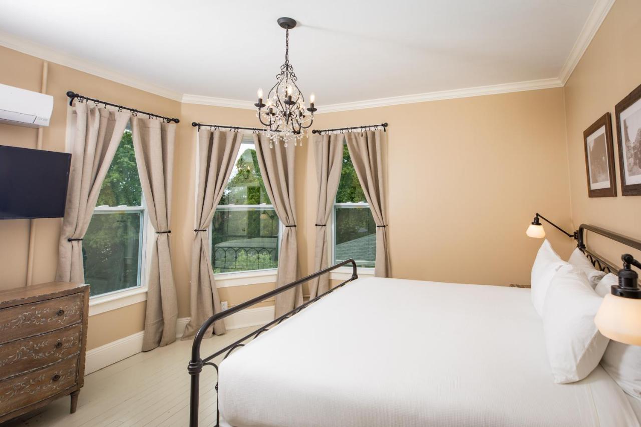 | Pine Cottage Bed & Breakfast