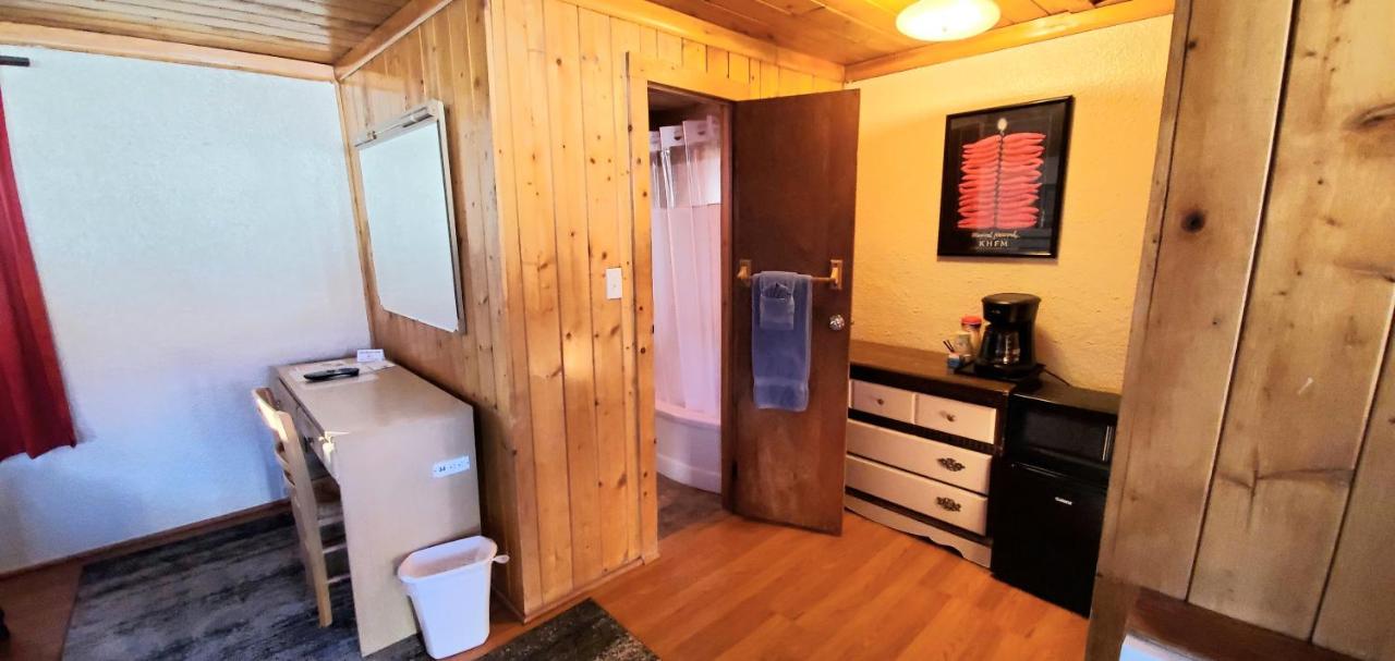 | Hikers Cimarron Inn & RV Park