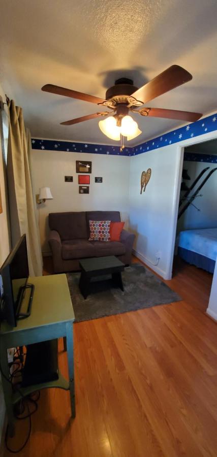 | Hikers Cimarron Inn & RV Park