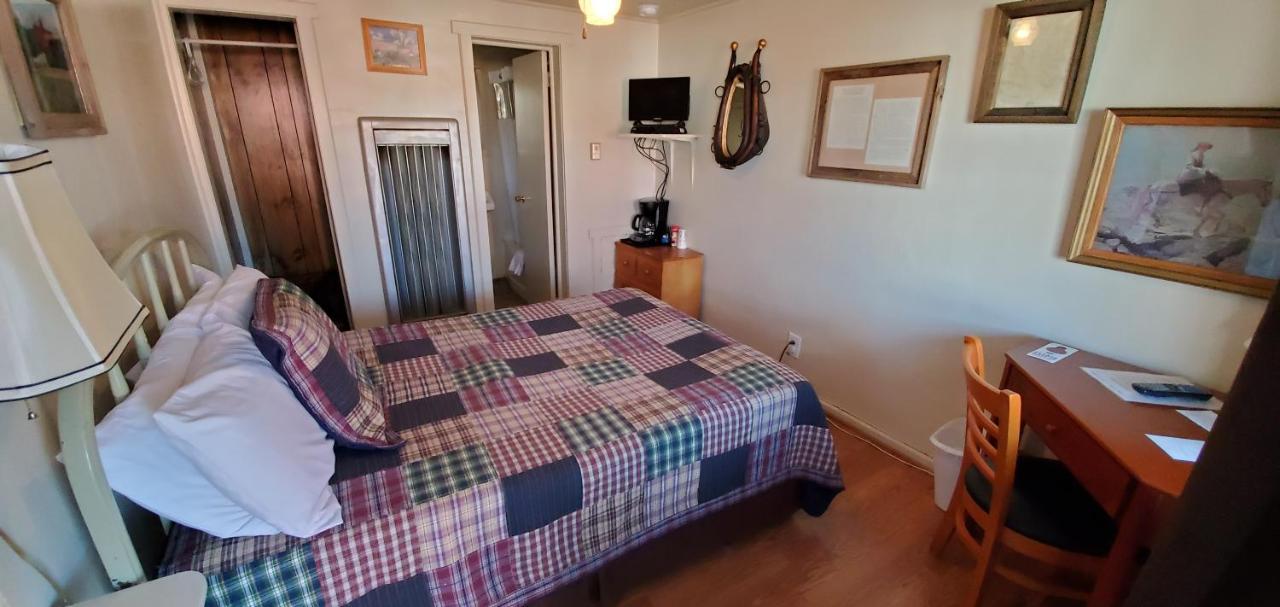  | Hikers Cimarron Inn & RV Park