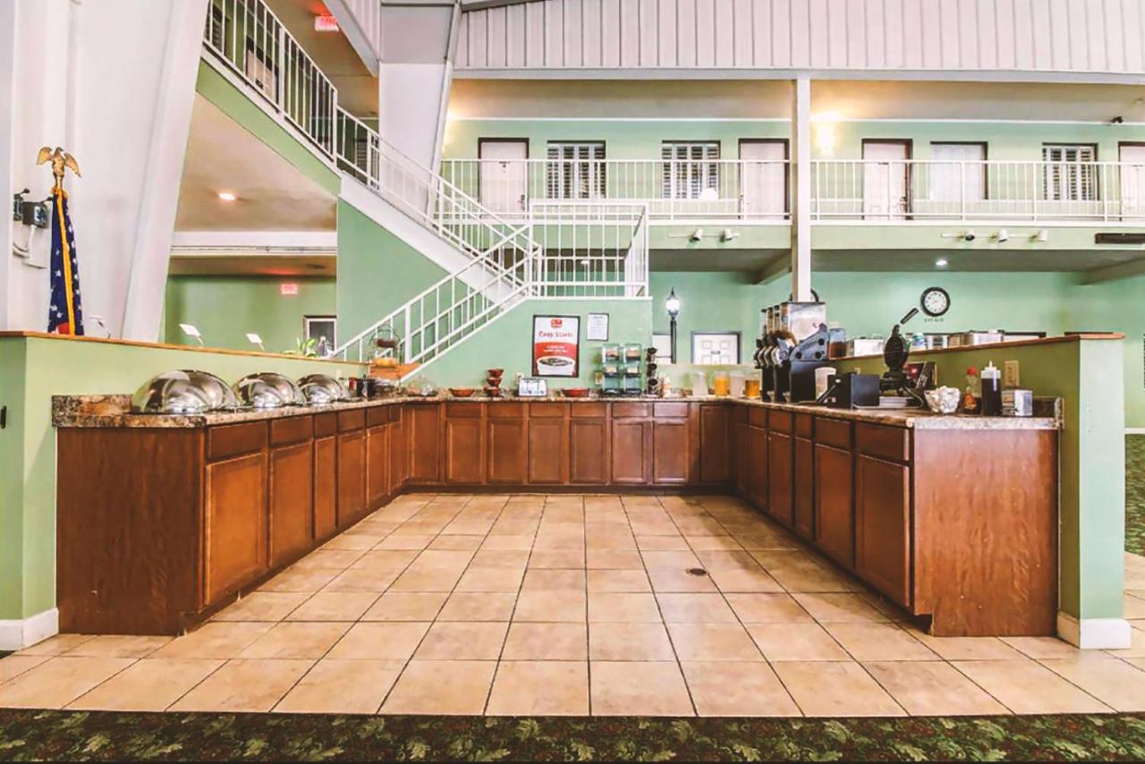 | Coratel Inn & Suites by Jasper McCook