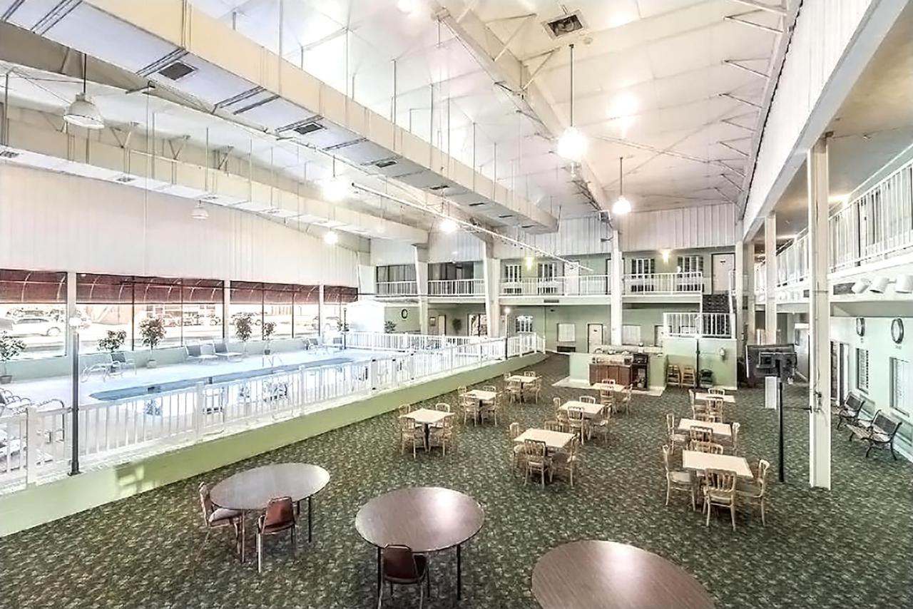 | Coratel Inn & Suites by Jasper McCook