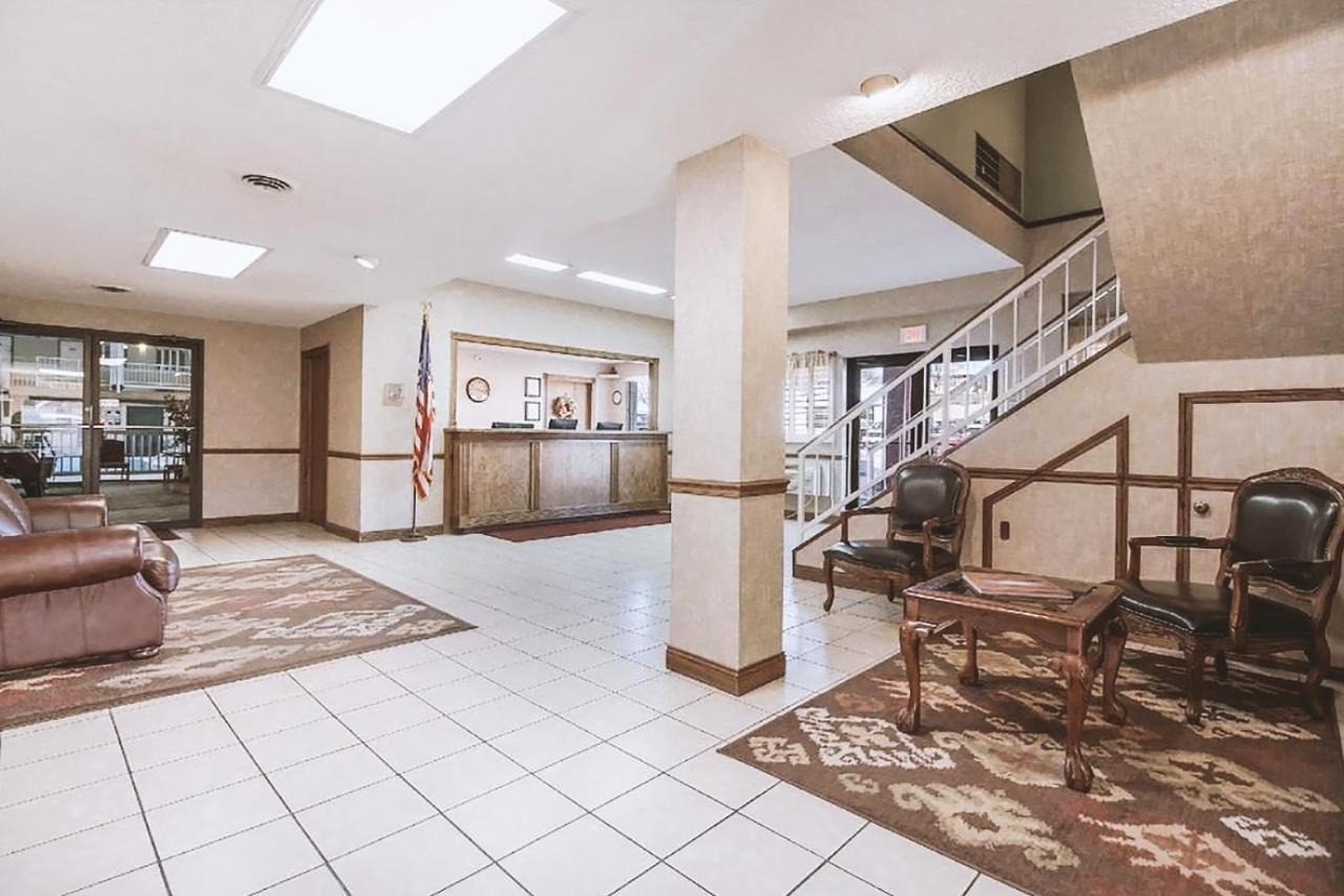 | Coratel Inn & Suites by Jasper McCook
