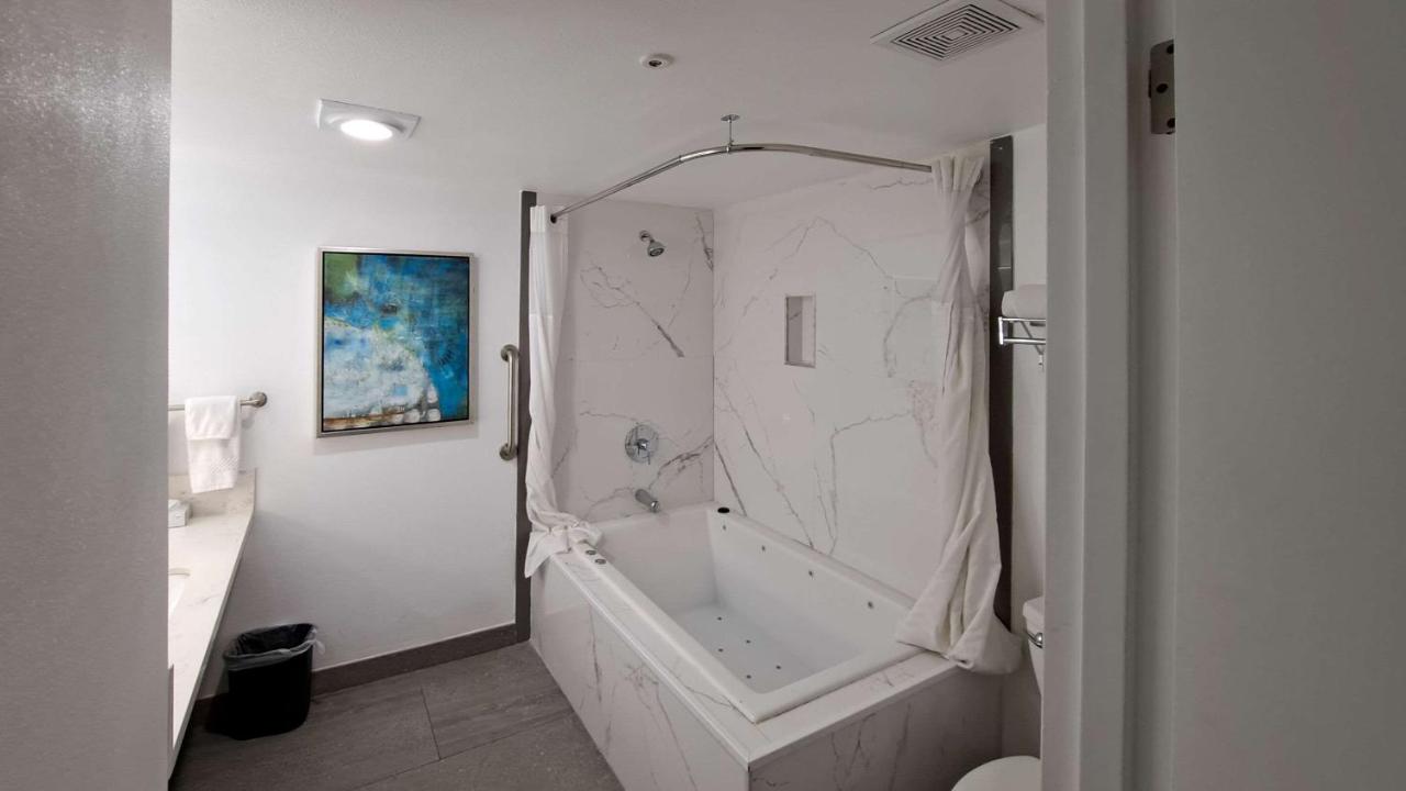 One Bedroom Suite, 1 King Bed, Soaking Tub, Non Smoking at Clarion Pointe El Cajon San Diego East