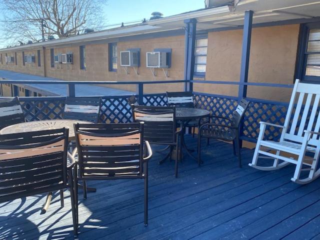 | Andy Griffith Parkway Inn