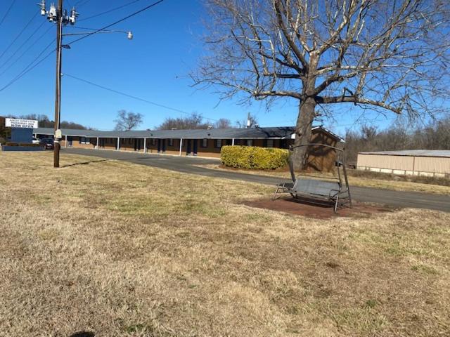 | Andy Griffith Parkway Inn
