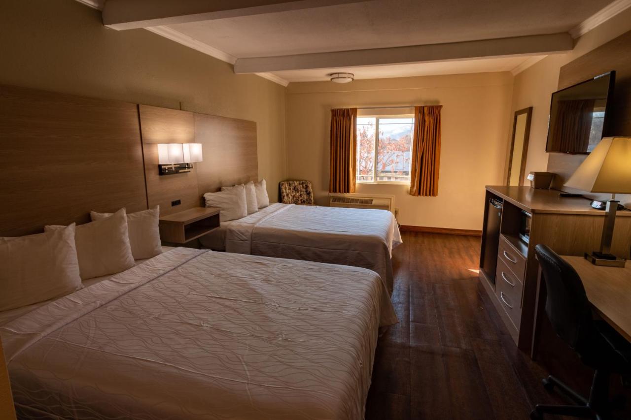 Quadruple Room with Two Queen Beds - Non Smoking at Quality Inn Bishop near Mammoth