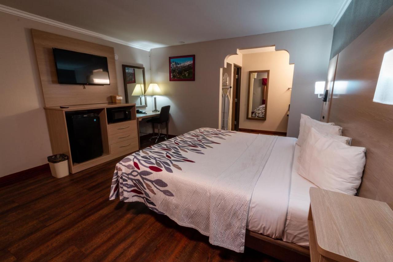 King Room - Non Smoking at Quality Inn Bishop near Mammoth