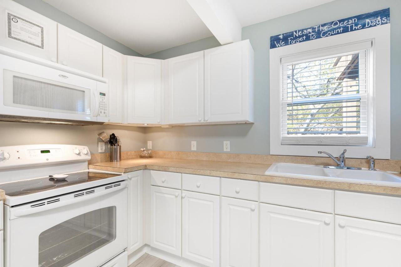 | Salty Shack Unit B - Salty Shack - Dog Friendly Home - Across from the Beach - Central Location!