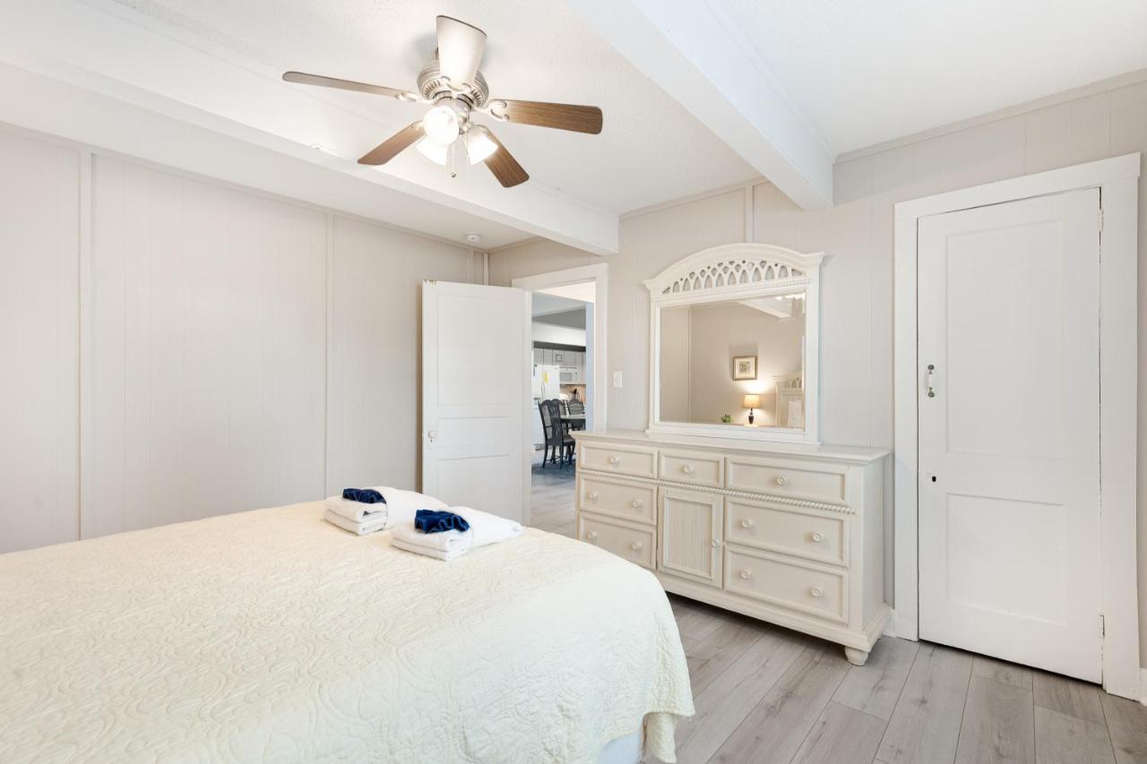 | Salty Shack Unit B - Salty Shack - Dog Friendly Home - Across from the Beach - Central Location!