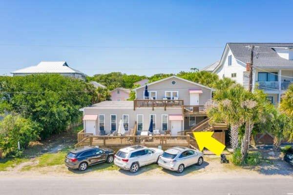 | Salty Shack Unit B - Salty Shack - Dog Friendly Home - Across from the Beach - Central Location!