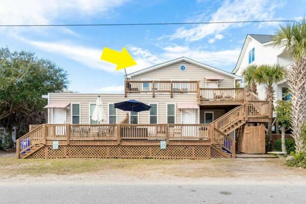 | Salty Shack Unit C - Salty Shack - Dog Friendly Home - Across from the Beach - Central Location!