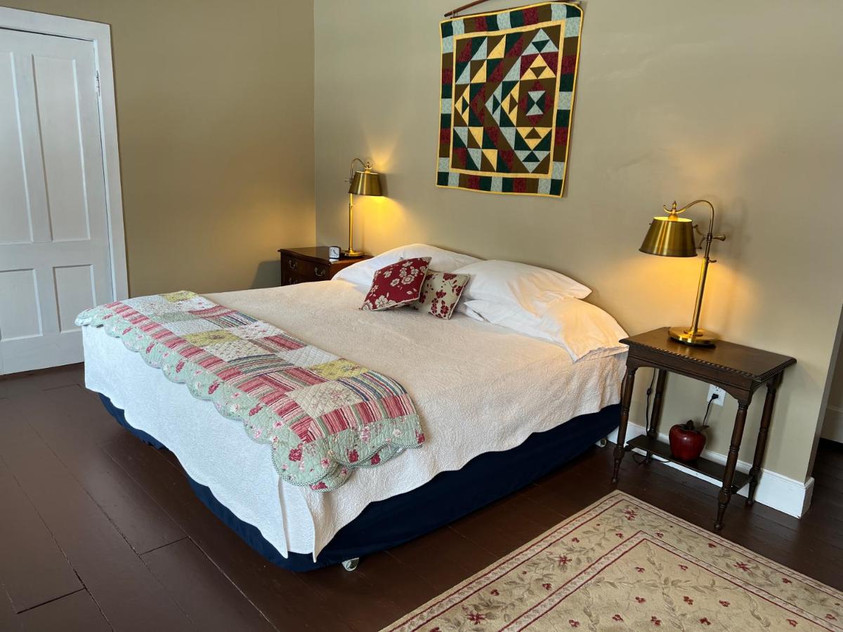| Shoreham Inn Bed & Breakfast