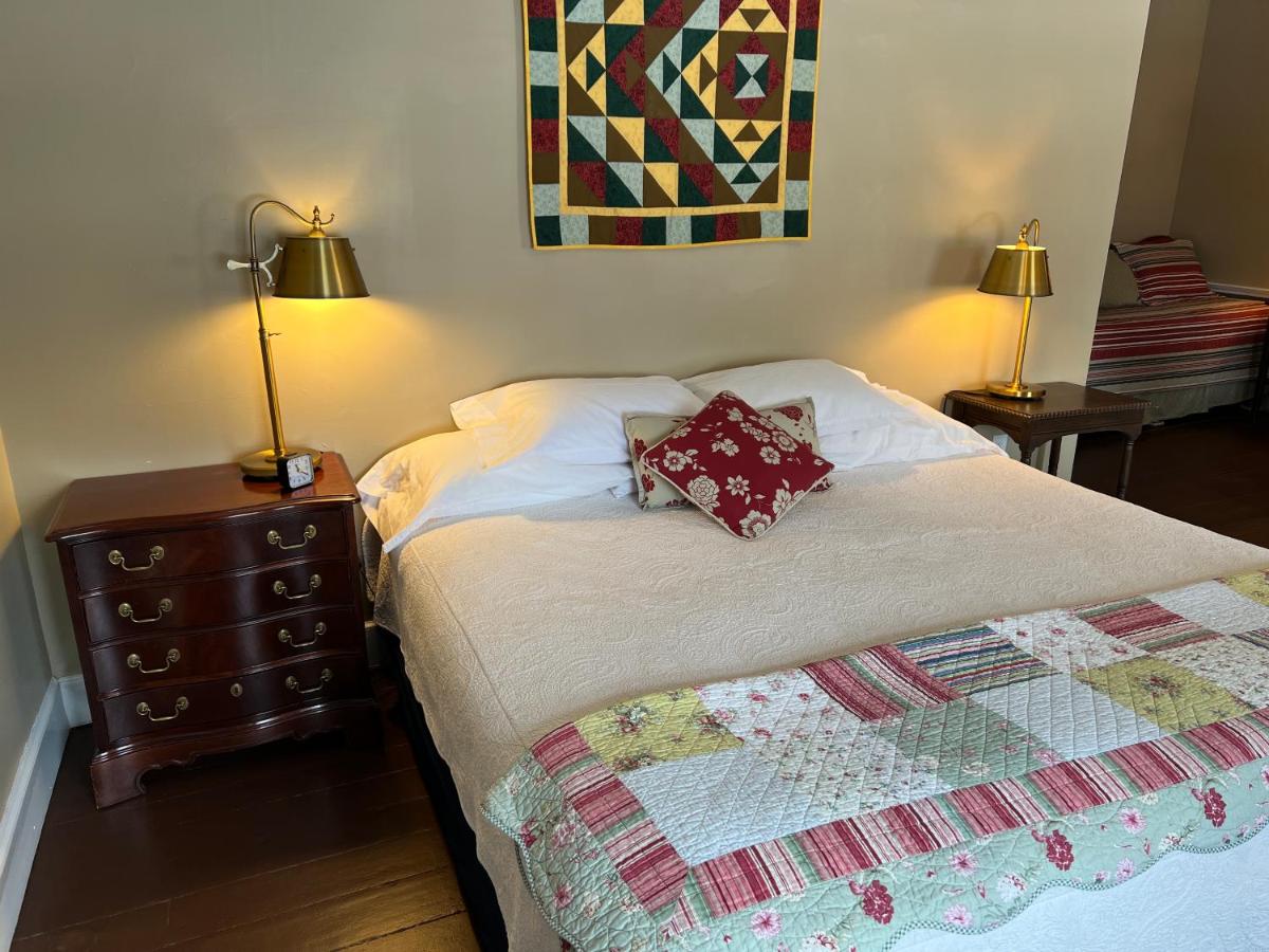 | Shoreham Inn Bed & Breakfast
