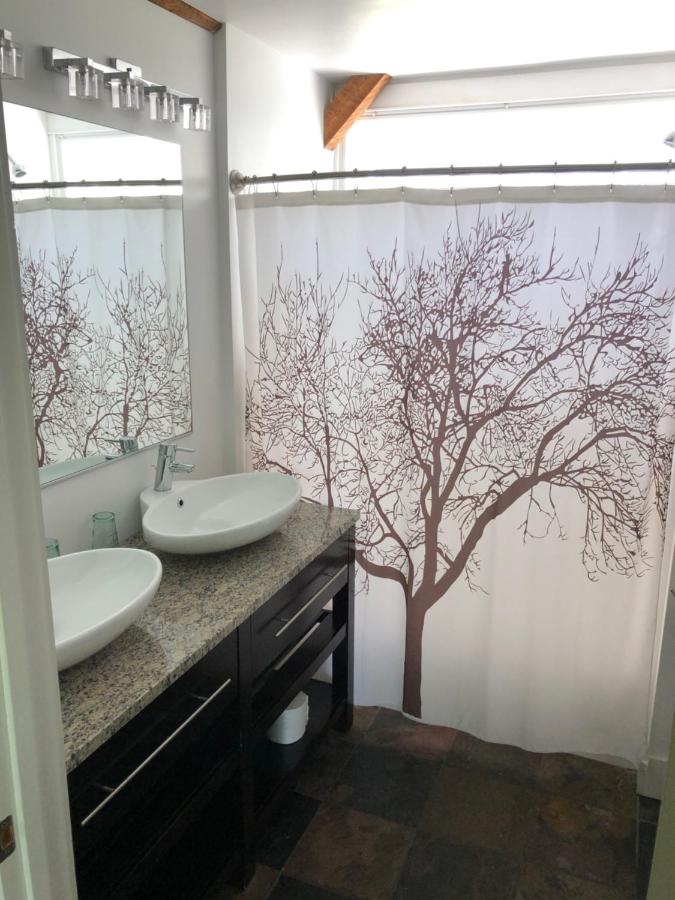 | Shoreham Inn Bed & Breakfast