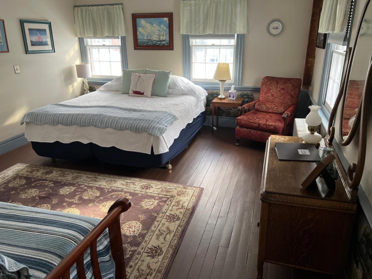 | Shoreham Inn Bed & Breakfast