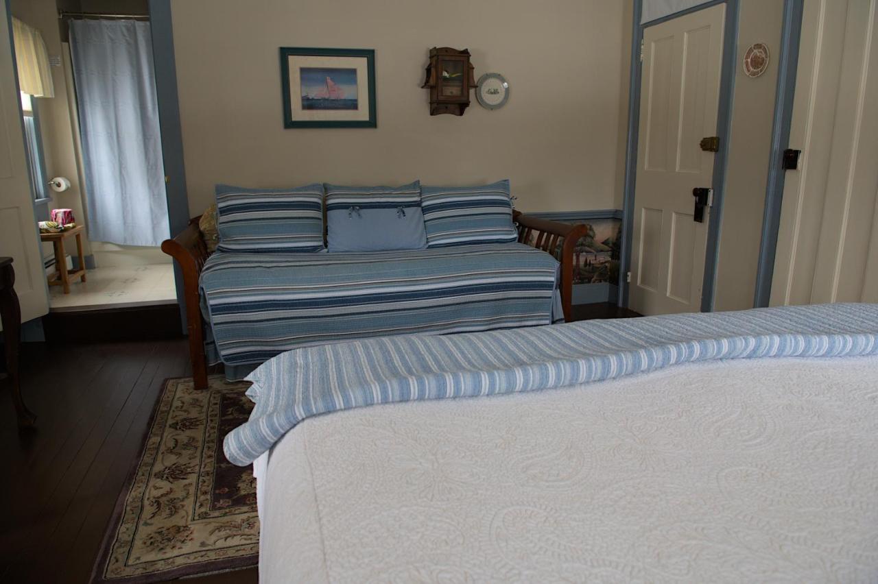 | Shoreham Inn Bed & Breakfast