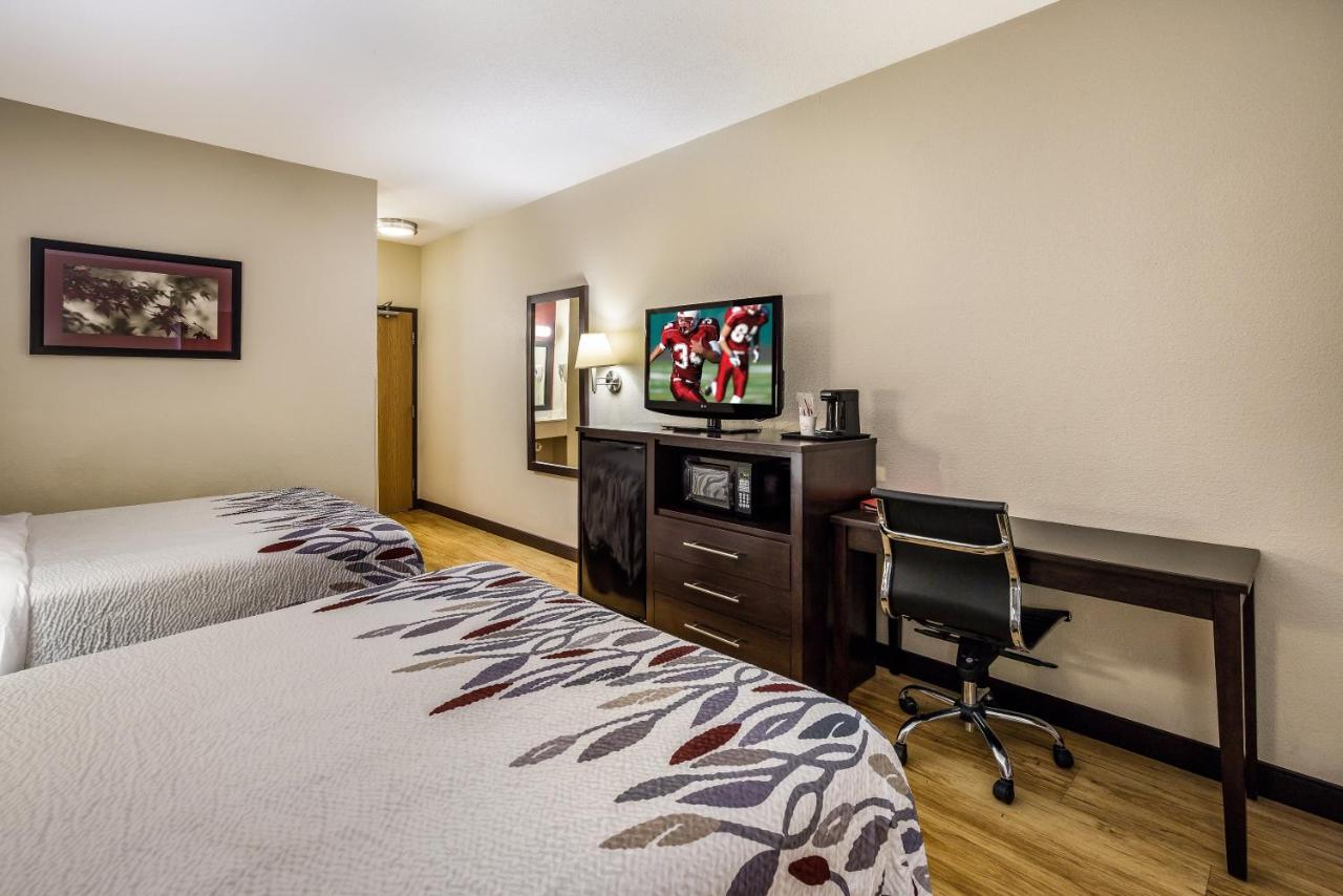 Deluxe Queen Room with Two Queen Beds - Disability Access/Roll-In Shower Smoke Free at Red Roof Inn St Louis - Troy, IL