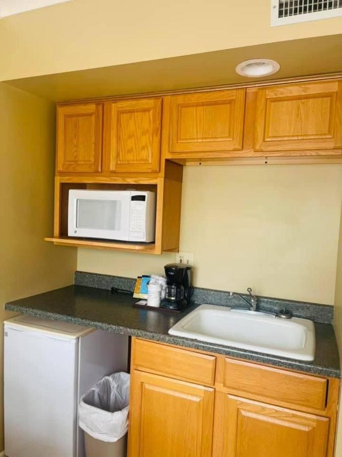  | Senate Luxury Suites