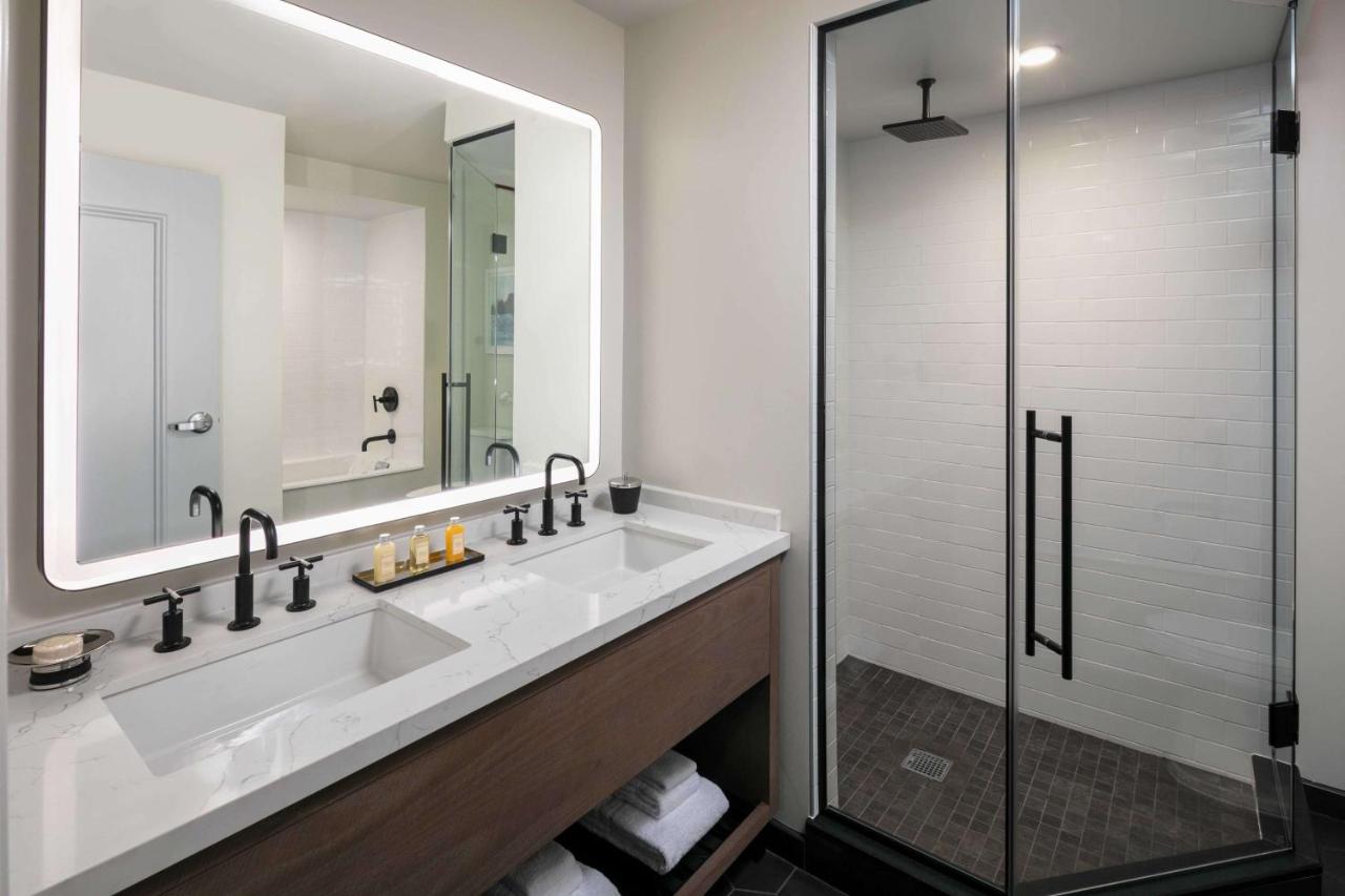 One-Bedroom King Suite at The Royal Sonesta Chicago Downtown