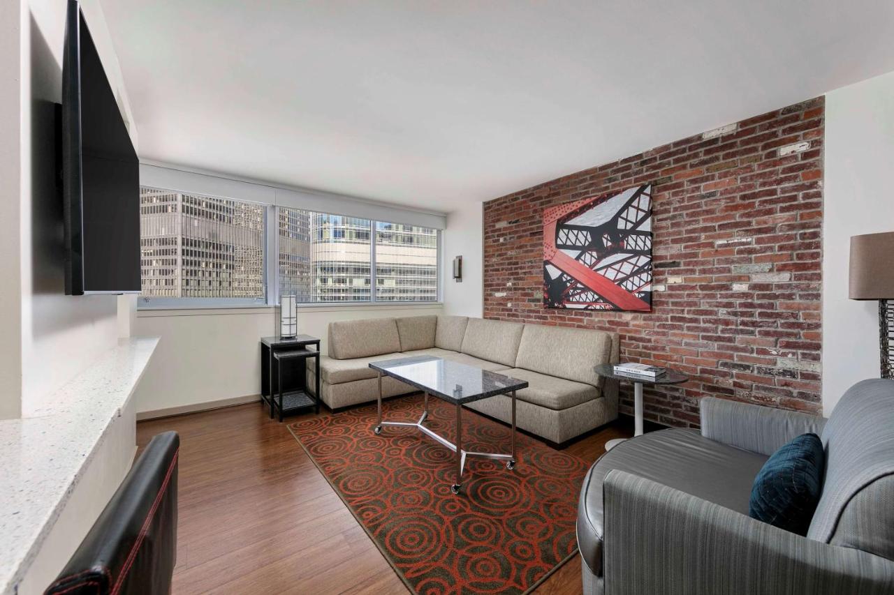 One-Bedroom Lasalle Suite at The Royal Sonesta Chicago Downtown