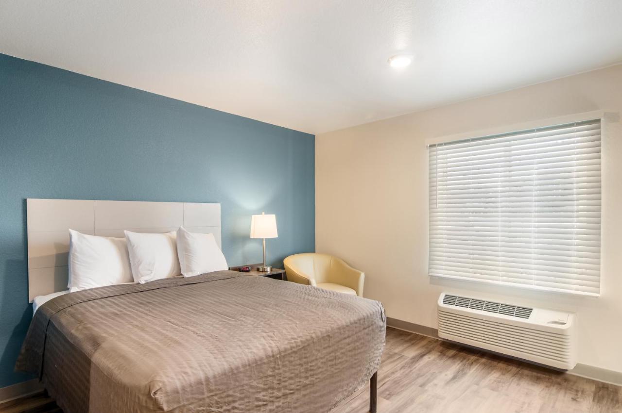 Queen Room with Accessible Tub - Accessible/Non Smoking at WoodSpring Suites Thornton-North Denver