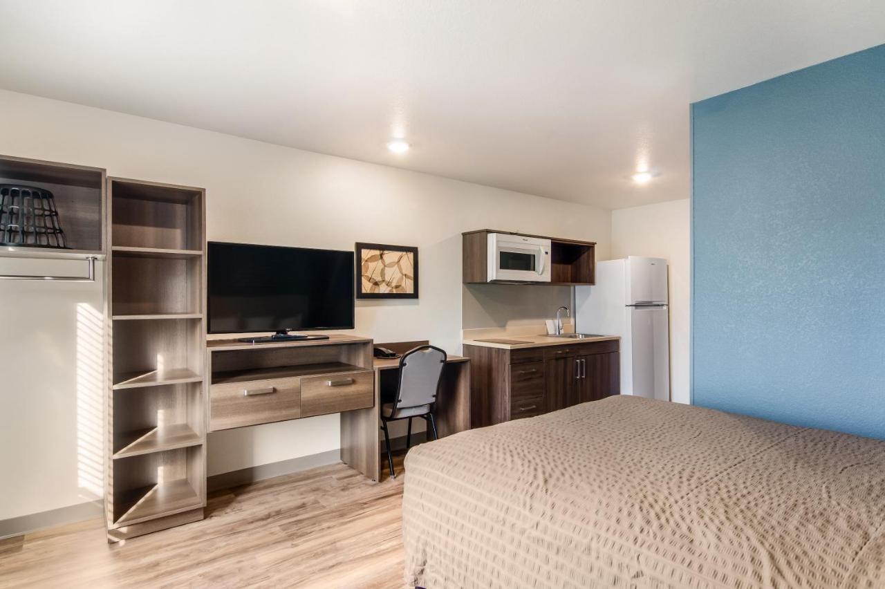 Standard Queen Room - Non Smoking at WoodSpring Suites Thornton-North Denver