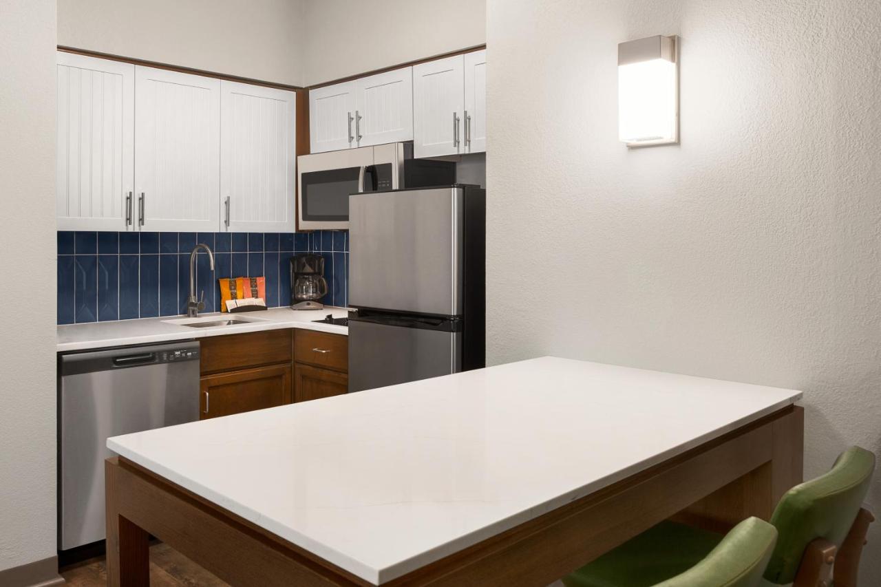 One-Bedroom Queen Suite - Disability Access at Staybridge Suites Quantico-Stafford by IHG