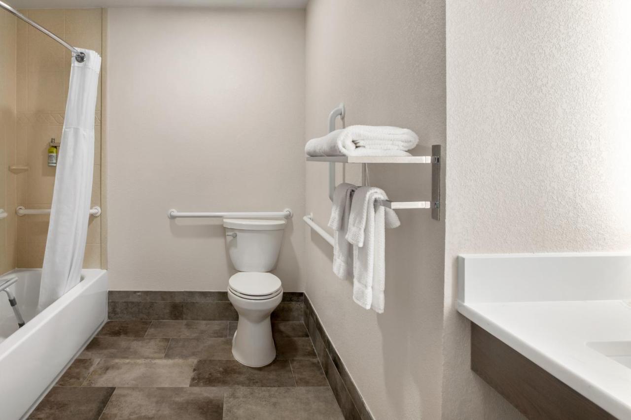 | Staybridge Suites Quantico-Stafford, an IHG Hotel