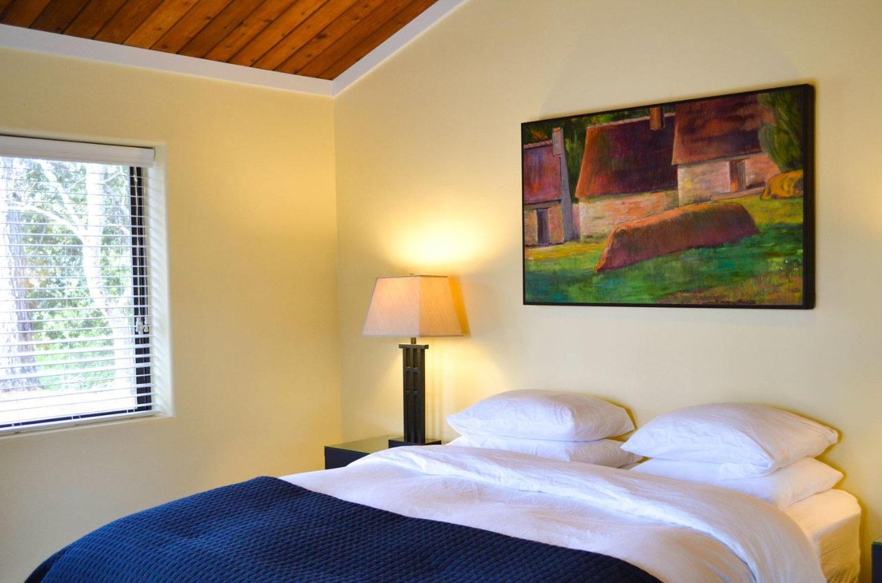 | Indian Creek Inn