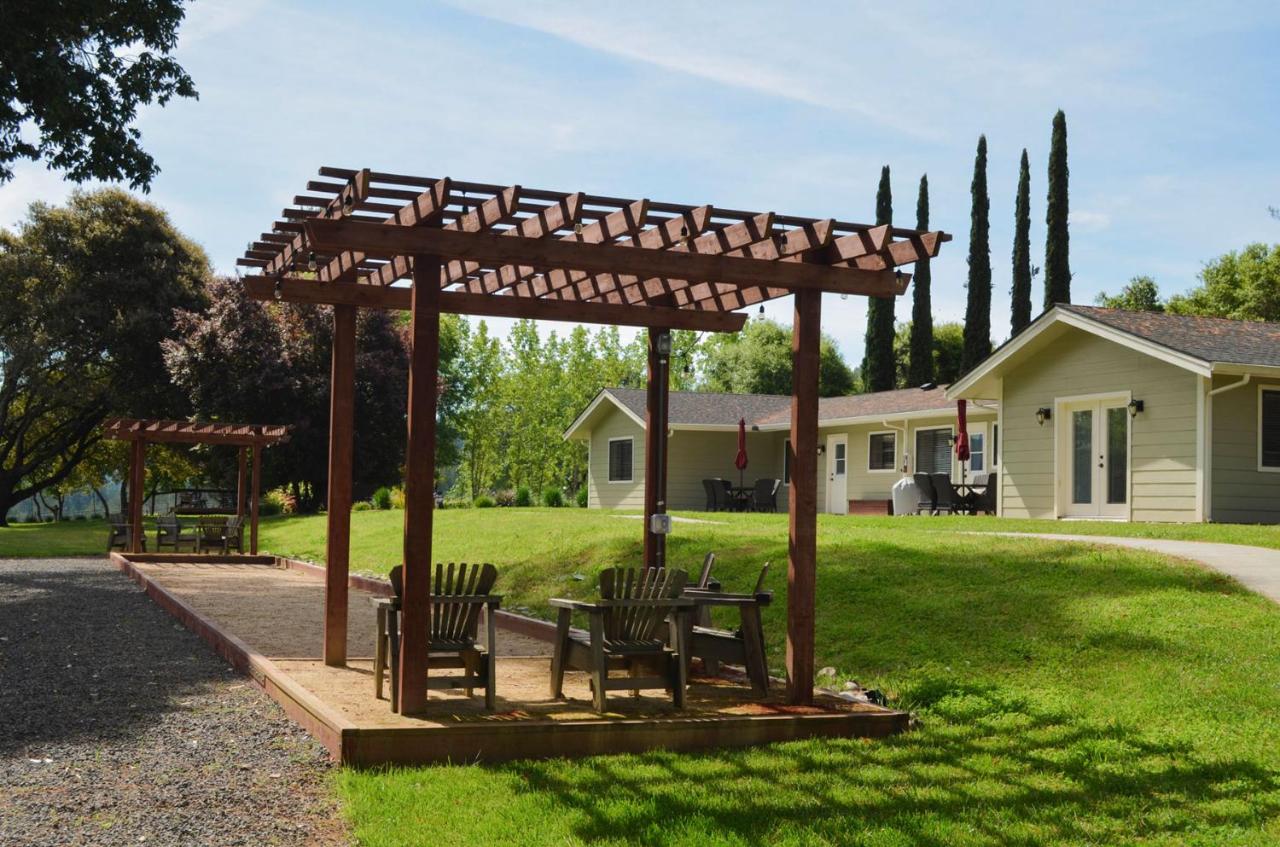 | Indian Creek Inn