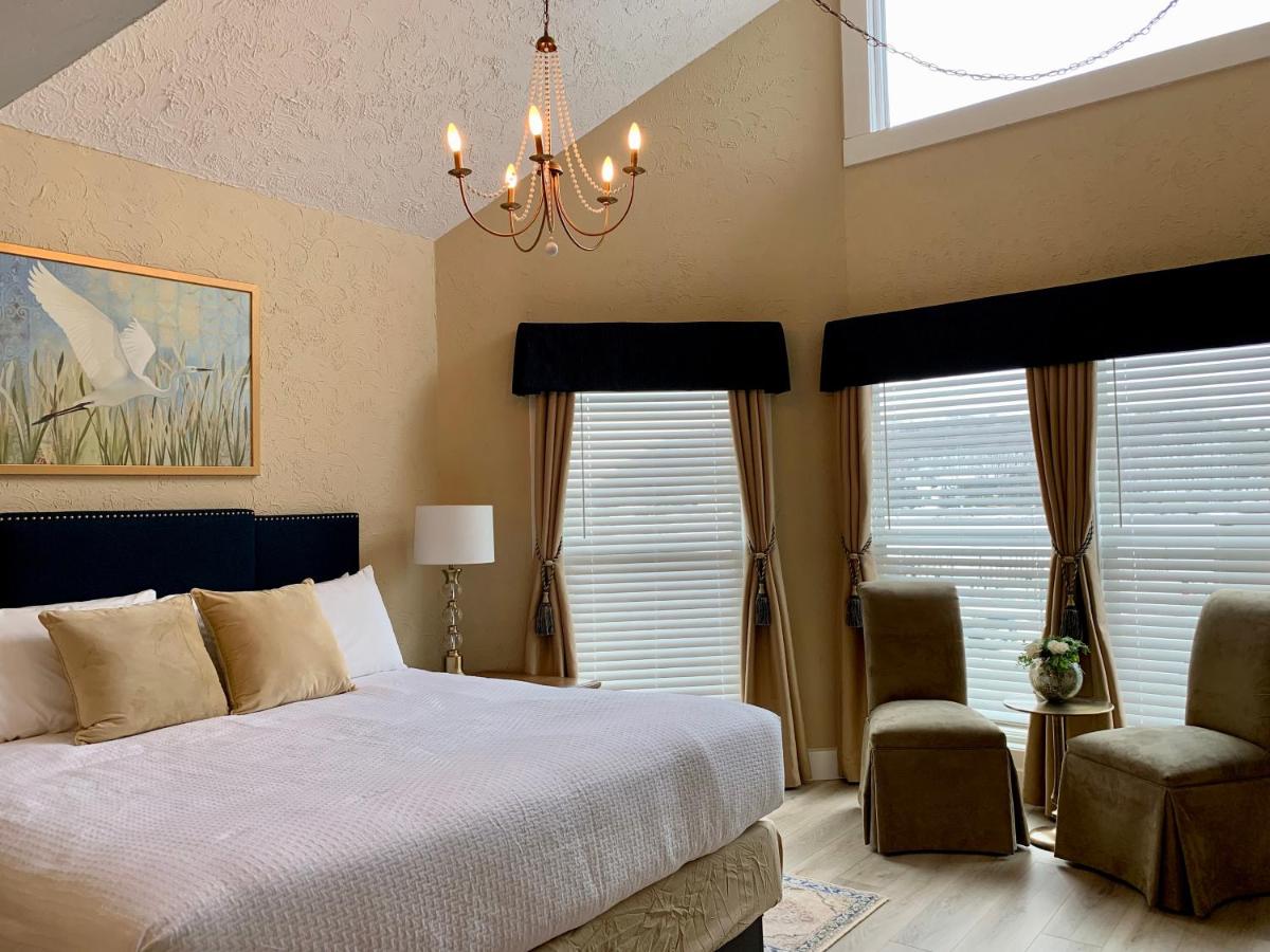 King Room at Hotel Frankfort & Restaurant