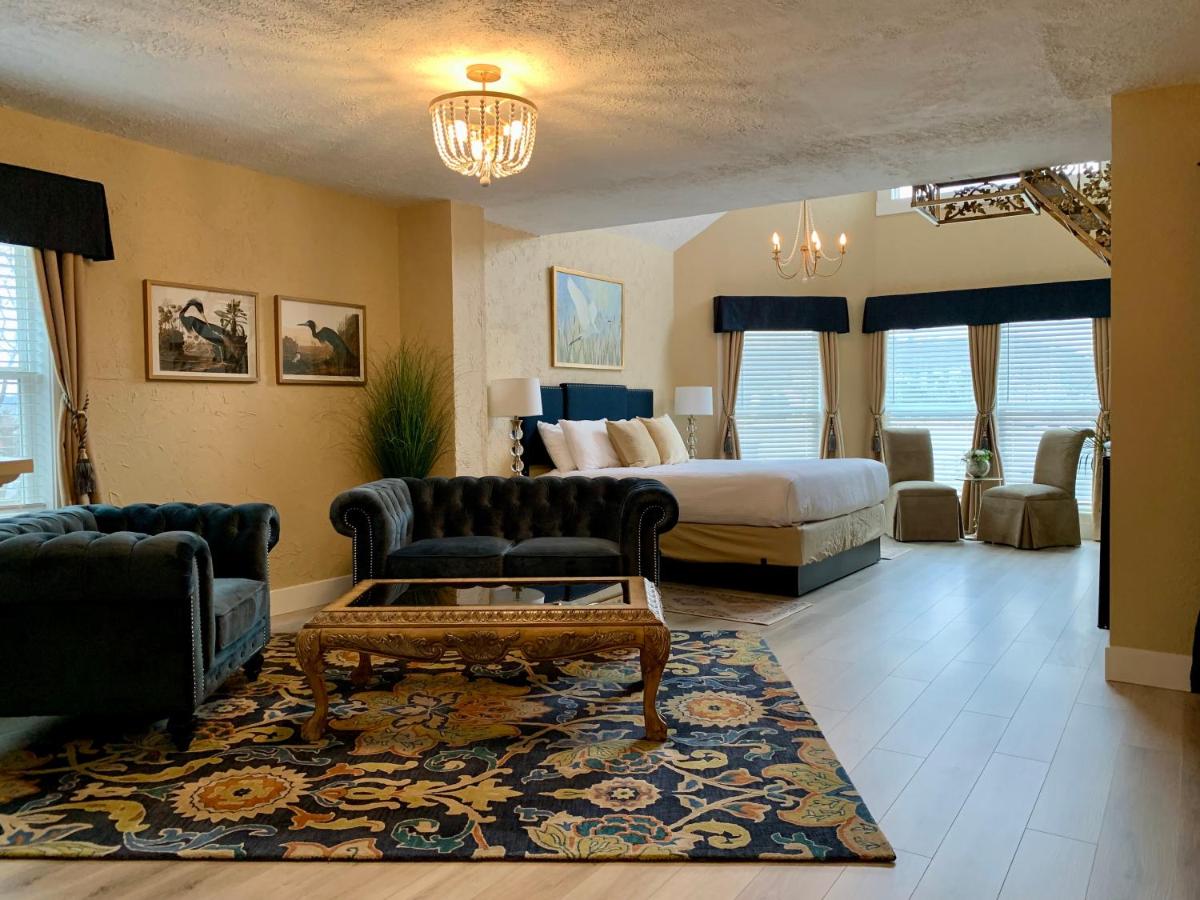 King Room at Hotel Frankfort & Restaurant