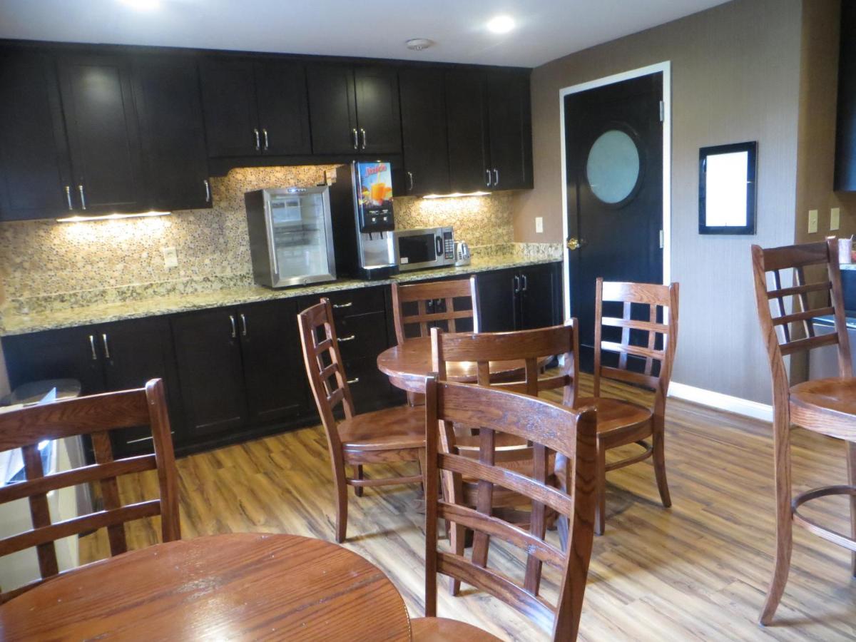 | Ashley Quarters Hotel